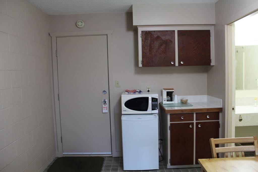 Pacific Rim Motel Ucluelet Zewnętrze zdjęcie