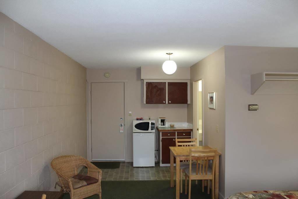 Pacific Rim Motel Ucluelet Zewnętrze zdjęcie